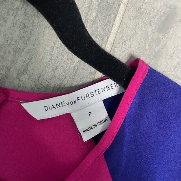 Diane Von Furstenberg Silk High Low Blouse Blue Pink Short Sleeve Top Small - Picture 3 of 8